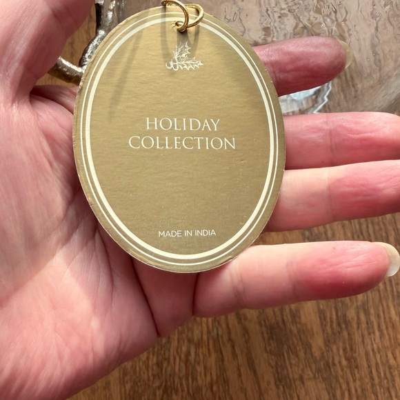 Elegant Silver and Glass Pitcher leaves design 8.5” high. New - Picture 13 of 14